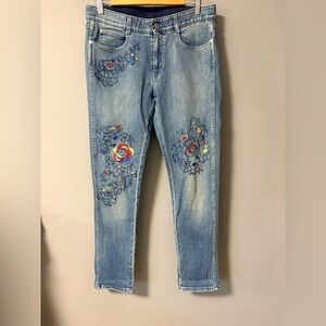 Stella McCartney Blue Floral Embroidered Mid Rise Ankle Jeans. Size 27
